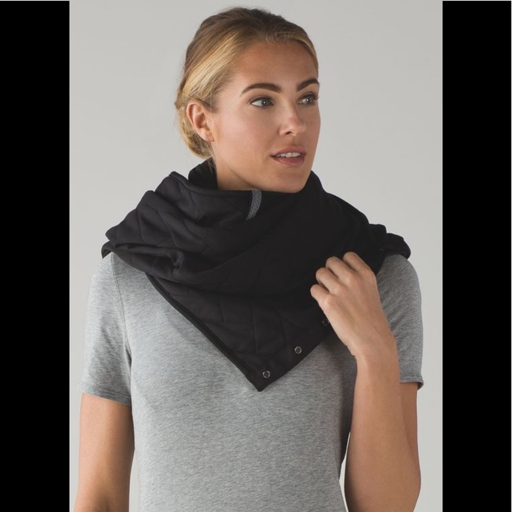 Lululemon Vinyasa Scarf (Quilt/Black)